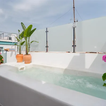 Luxury Overlooking Casa Pilatos 아파트